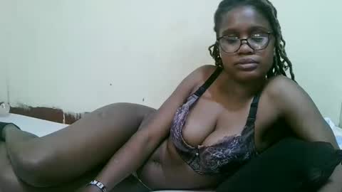 pretty_mellan online show from February 17, 2025, 5:32 pm