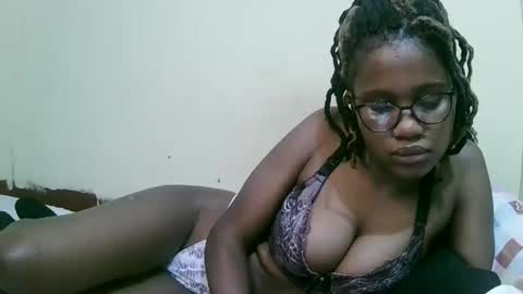 pretty_mellan online show from February 18, 2025, 8:49 am