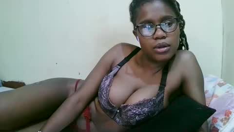 pretty_mellan online show from March 6, 2025, 7:03 am