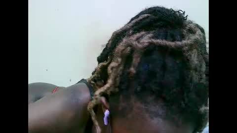 pretty_mellan online show from March 7, 2025, 12:12 pm