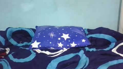 pretty_mellan online show from November 7, 2025, 3:45 pm