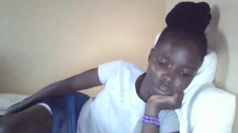 pretty_petite_ebony online show from January 27, 2025, 2:24 pm