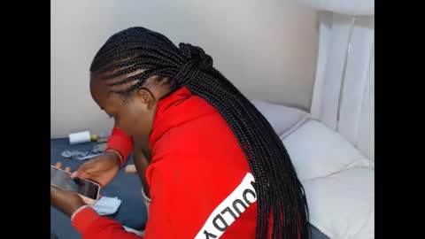 Essy online show from October 6, 2025, 6:38 pm