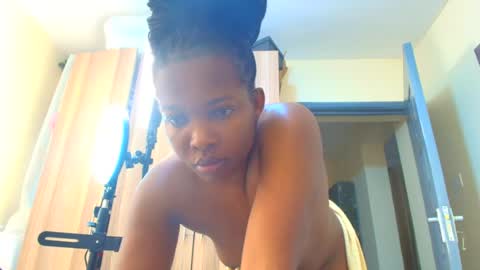 Snapshot of pretty_pussy2 chatting on August 9, 2026, 10:53 am Essy online show from August 9, 2026, 10:53 am