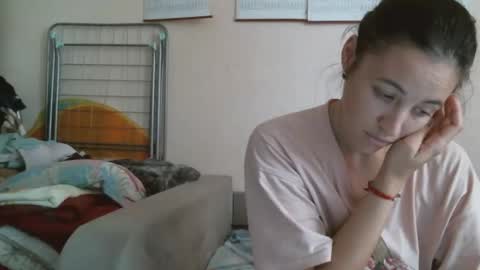 Bella online show from October 10, 2025, 8:57 am