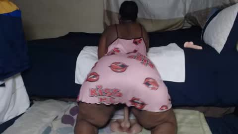 Snapshot of prettyblack25 chatting on April 21, 2026, 11:40 pm Cindy online show from April 21, 2026, 11:40 pm