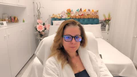 Snapshot of prettyblackeyes chatting on March 26, 2026, 7:14 am wilma online show from March 26, 2026, 7:14 am