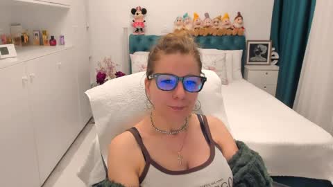 Snapshot of prettyblackeyes chatting on April 5, 2026, 5:37 am wilma online show from April 5, 2026, 5:37 am