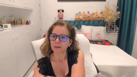 Snapshot of prettyblackeyes chatting on April 10, 2026, 5:23 am wilma online show from April 10, 2026, 5:23 am