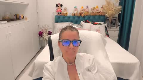 Snapshot of prettyblackeyes chatting on May 13, 2026, 9:22 pm wilma online show from May 13, 2026, 9:22 pm