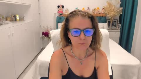 Snapshot of prettyblackeyes chatting on May 31, 2026, 8:43 pm wilma online show from May 31, 2026, 8:43 pm