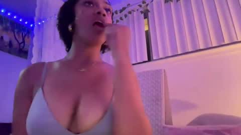 Snapshot of prettyblackgal chatting on August 7, 2026, 6:15 am prettyblackgal online show from August 7, 2026, 6:15 am