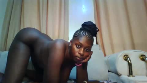 Snapshot of prettydulce chatting on October 11, 2025, 2:59 pm prettydulce online show from October 11, 2025, 2:59 pm