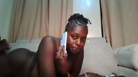 Snapshot of prettydulce chatting on November 8, 2025, 3:45 pm prettydulce online show from November 8, 2025, 3:45 pm