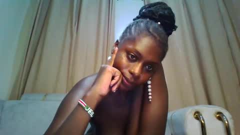 Snapshot of prettydulce chatting on November 24, 2025, 3:34 pm prettydulce online show from November 24, 2025, 3:34 pm