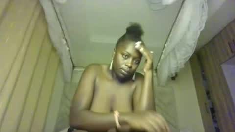 prettydulce online show from March 17, 2026, 3:33 am