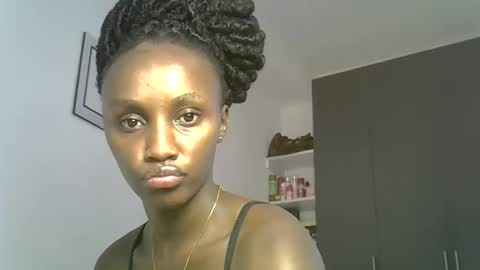 Snapshot of prettygee21 chatting on April 20, 2026, 9:45 am Pretty darkskin doll online show from April 20, 2026, 9:45 am