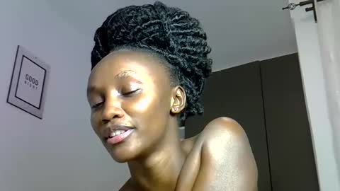 Snapshot of prettygee21 chatting on April 24, 2026, 10:23 pm Pretty darkskin doll online show from April 24, 2026, 10:23 pm