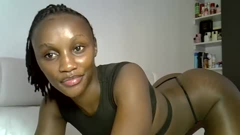 Snapshot of prettygee21 chatting on April 27, 2026, 9:40 am Pretty darkskin doll online show from April 27, 2026, 9:40 am