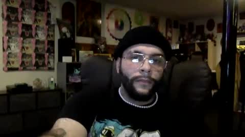 prettyglazed online show from February 8, 2025, 9:25 pm