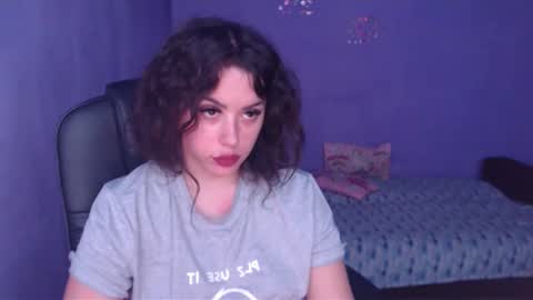 Snapshot of prettyjulliette chatting on February 12, 2025, 2:32 pm prettyjulliette online show from February 12, 2025, 2:32 pm