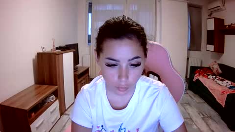 Snapshot of prettyjulliette chatting on September 11, 2025, 4:07 pm prettyjulliette online show from September 11, 2025, 4:07 pm