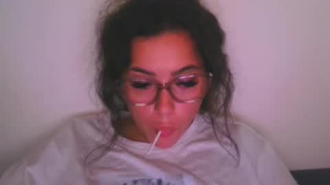 Snapshot of prettyjulliette chatting on October 15, 2025, 1:55 pm prettyjulliette online show from October 15, 2025, 1:55 pm