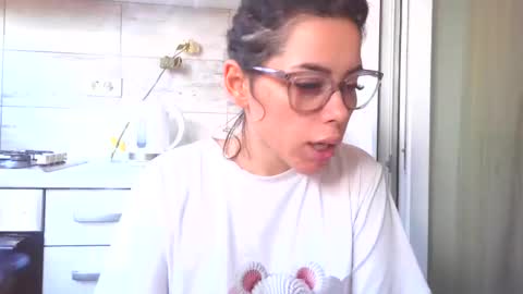 Snapshot of prettyjulliette chatting on October 28, 2025, 1:14 pm prettyjulliette online show from October 28, 2025, 1:14 pm