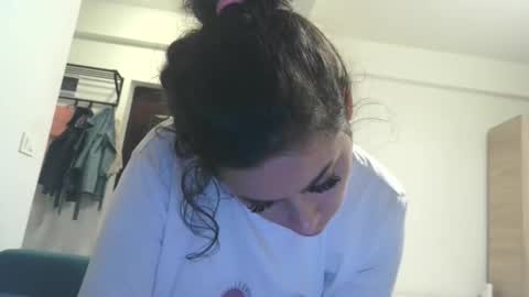 Snapshot of prettyjulliette chatting on November 16, 2025, 4:45 pm prettyjulliette online show from November 16, 2025, 4:45 pm