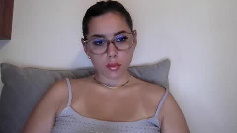 Snapshot of prettyjulliette chatting on November 17, 2025, 1:28 pm prettyjulliette online show from November 17, 2025, 1:28 pm