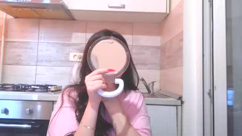 Snapshot of prettyjulliette chatting on April 28, 2026, 12:10 pm prettyjulliette online show from April 28, 2026, 12:10 pm