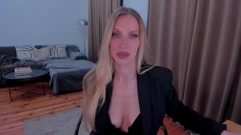 Eva online show from May 15, 2026, 11:23 pm
