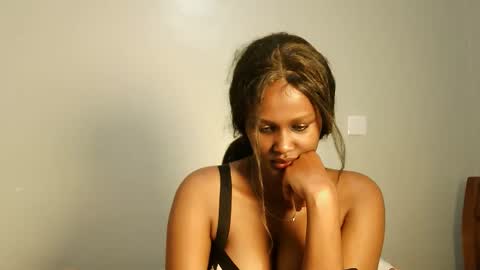 prettykeilaa online show from May 25, 2026, 8:04 pm