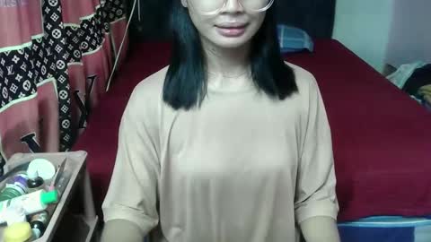 prettykhelcy online show from May 20, 2026, 1:23 am