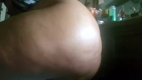 Snapshot of prettylips3 chatting on February 6, 2025, 1:54 pm Mona Red online show from February 6, 2025, 1:54 pm