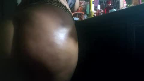 Snapshot of prettylips3 chatting on March 5, 2025, 11:38 am Mona Red online show from March 5, 2025, 11:38 am