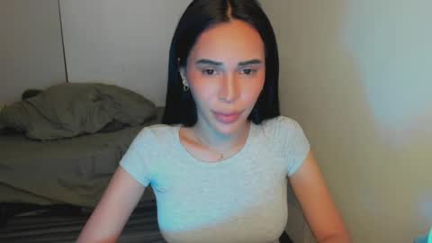 Snapshot of prettylittlewifeyy chatting on April 1, 2026, 3:20 pm Your wifey online show from April 1, 2026, 3:20 pm