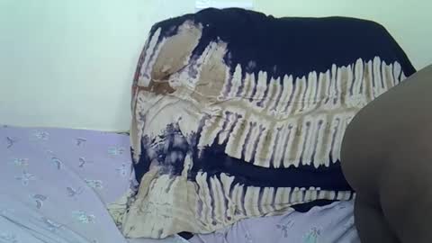 LILIAN online show from November 13, 2025, 7:51 am