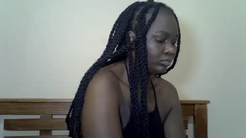 LILIAN online show from June 1, 2026, 5:42 am