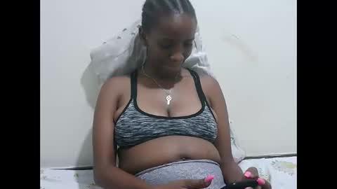 Snapshot of prettynana2 chatting on December 17, 2025, 12:27 am nana online show from December 17, 2025, 12:27 am