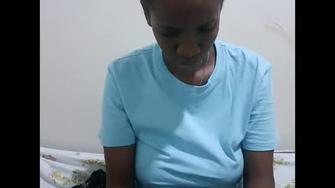 Snapshot of prettynana2 chatting on December 19, 2025, 12:17 am nana online show from December 19, 2025, 12:17 am