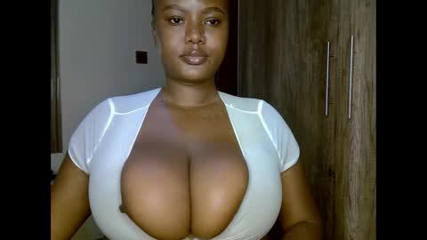 Snapshot of prettypearl_ chatting on February 8, 2025, 2:47 am pearl online show from February 8, 2025, 2:47 am