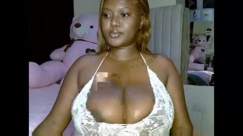 Snapshot of prettypearl_ chatting on February 23, 2025, 3:51 pm pearl online show from February 23, 2025, 3:51 pm