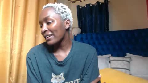 Snapshot of prettyquee chatting on May 6, 2026, 10:42 am sasha online show from May 6, 2026, 10:42 am
