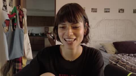 Snapshot of prettyrare chatting on February 25, 2026, 10:19 pm Juli online show from February 25, 2026, 10:19 pm