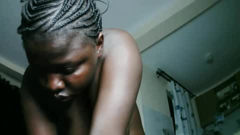 prettyreen online show from October 18, 2025, 9:37 pm