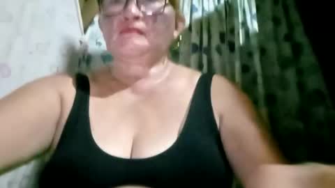 Snapshot of prettyrose01 chatting on June 4, 2026, 12:33 pm prettyrose01 online show from June 4, 2026, 12:33 pm
