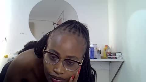 Snapshot of prettysmallsquiter chatting on May 25, 2026, 7:14 am apple online show from May 25, 2026, 7:14 am