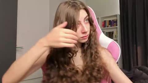 Snapshot of prettysomething chatting on May 18, 2026, 6:30 am Sophie next stream will be at Monday i will wait you guys online show from May 18, 2026, 6:30 am
