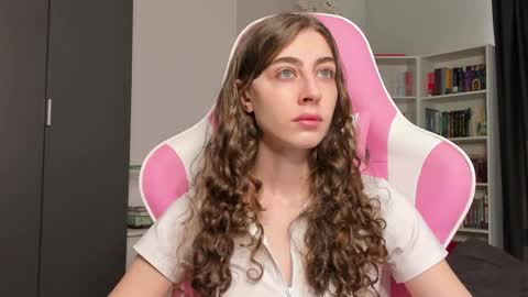 Snapshot of prettysomething chatting on May 19, 2026, 5:36 am Sophie next stream will be at Monday i will wait you guys online show from May 19, 2026, 5:36 am